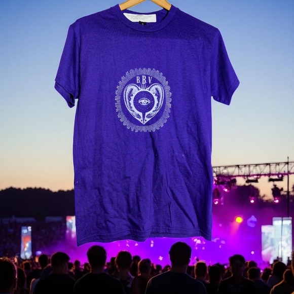 Gildan Bon Bon Vivant S Third Ear Purple Graphic T-Shirt - Picture 1 of 5
